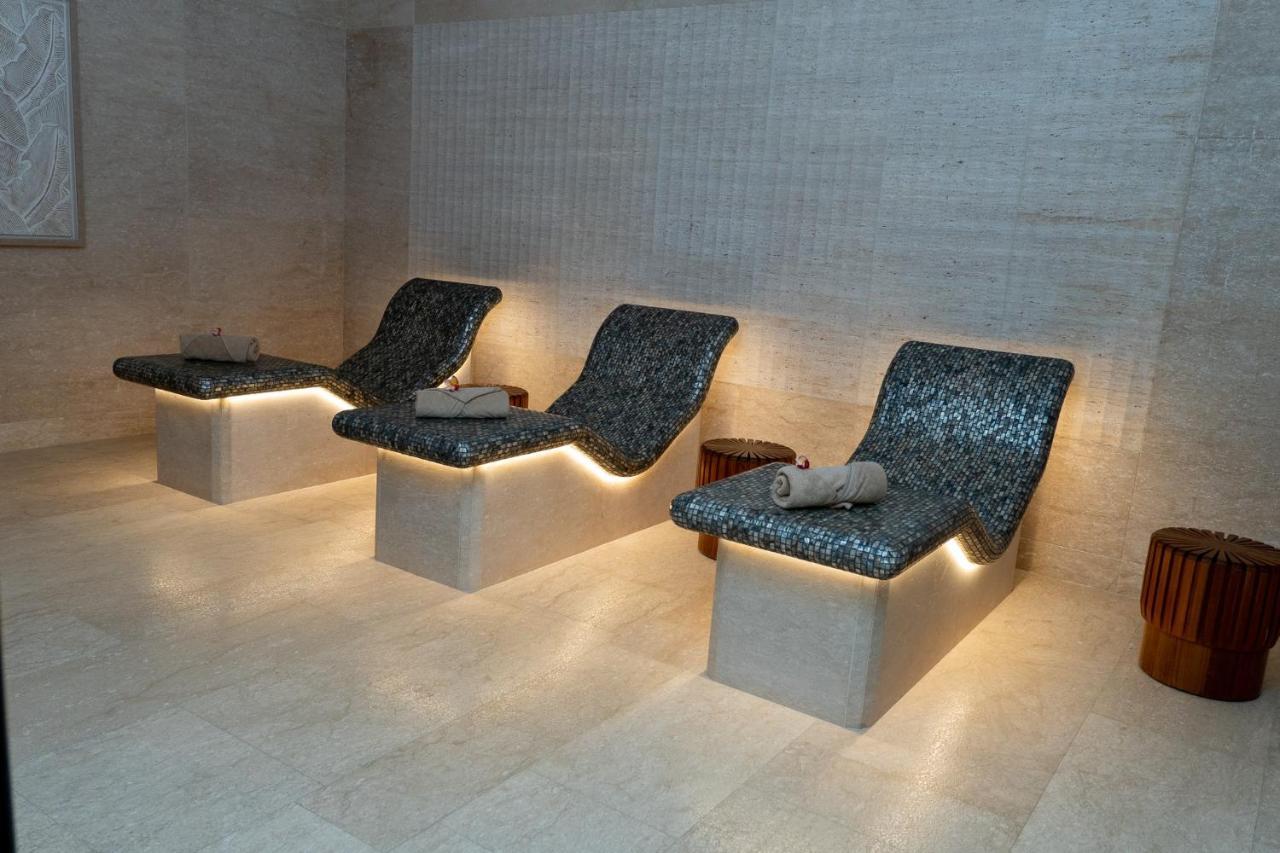 L'Escale Resort Marina & Spa - Small Luxury Hotels Of The World Вікторія Екстер'єр фото
